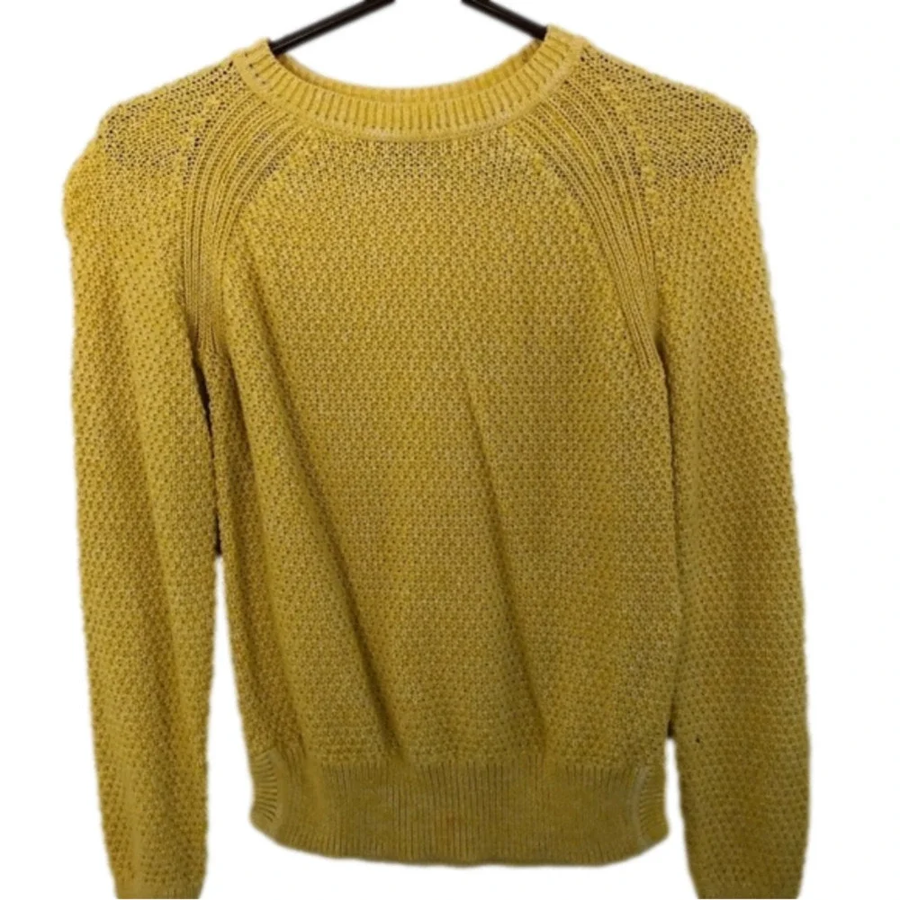 𝅺 GAP Yellow sweater